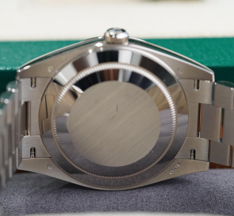 Rolex Day-date 40 2025 Unworn Blue Roman Daydate 18kt White Gold 228238