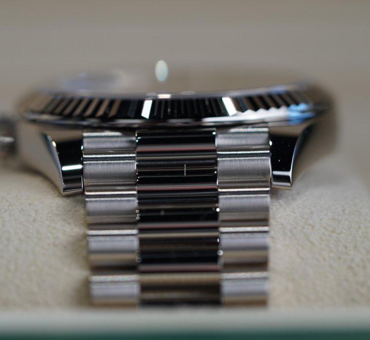 Rolex Day-date 40 2025 Unworn Blue Roman Daydate 18kt White Gold 228238
