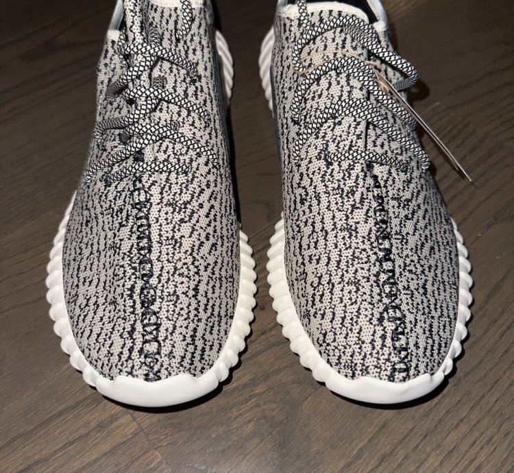 Brand New Yeezy 350 Turtle Dove Size 12