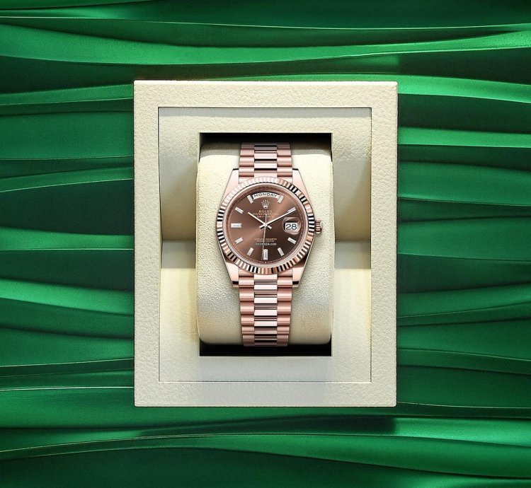 Rolex Day-date 40 2025 Unworn Day-date 40 President Rose Gold Fluted Bezel Diamond Baguette Chocolate Dial