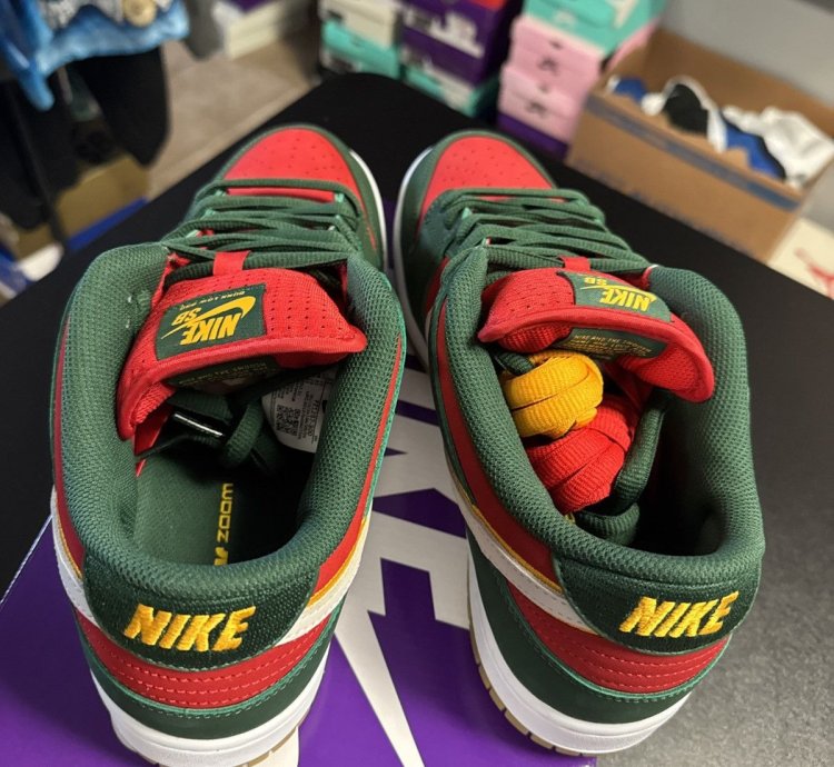 Size 11 - Nike Dunk Premium Sb Low Seattle Supersonics New