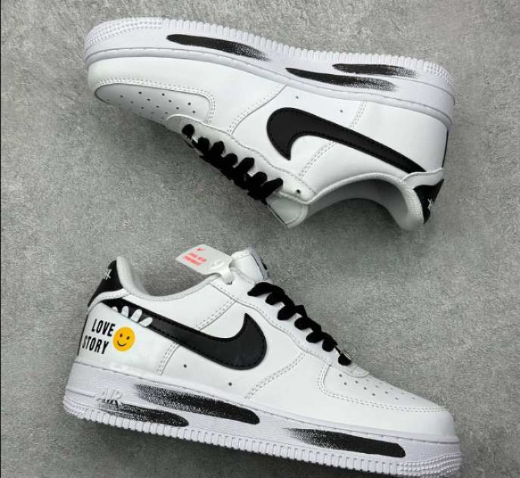 Nike Air Force 1 Love Storie