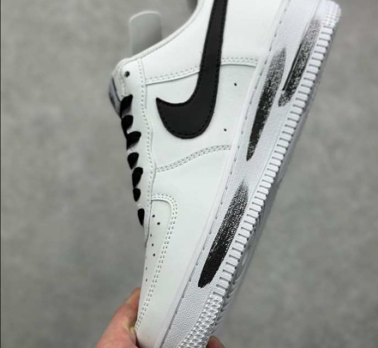 Nike Air Force 1 Love Storie
