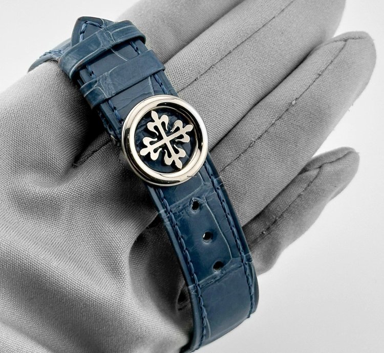 Patek Philippe Complications 5070g-001 Annual Calendar Chronograph White Gold Silver Dial 2003