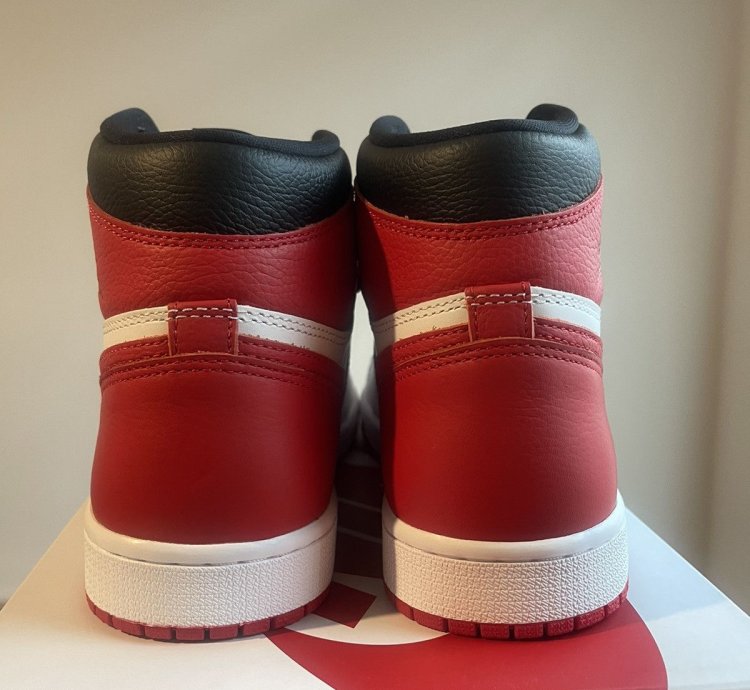 Air Jordan 1 Retro High Og Heritage
