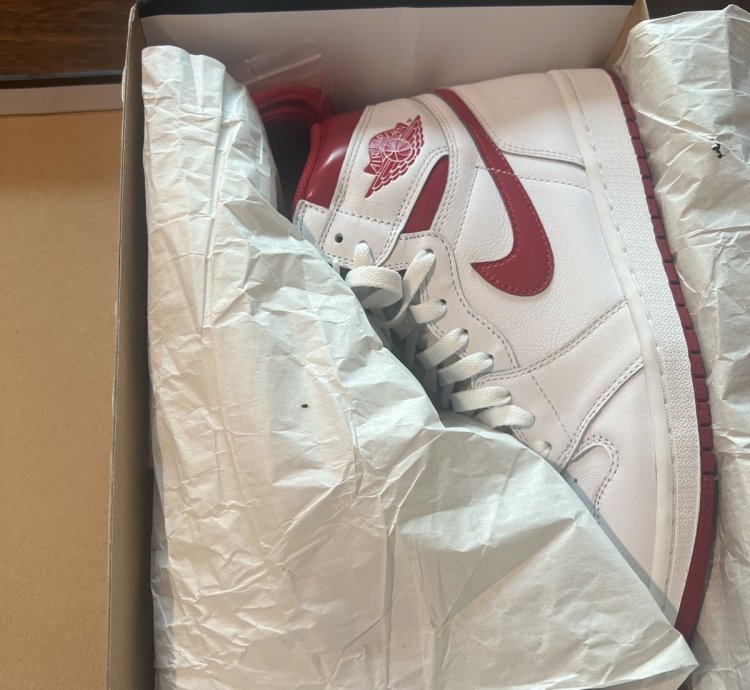 Air Jordan 1 Retro High Og Metallic Red