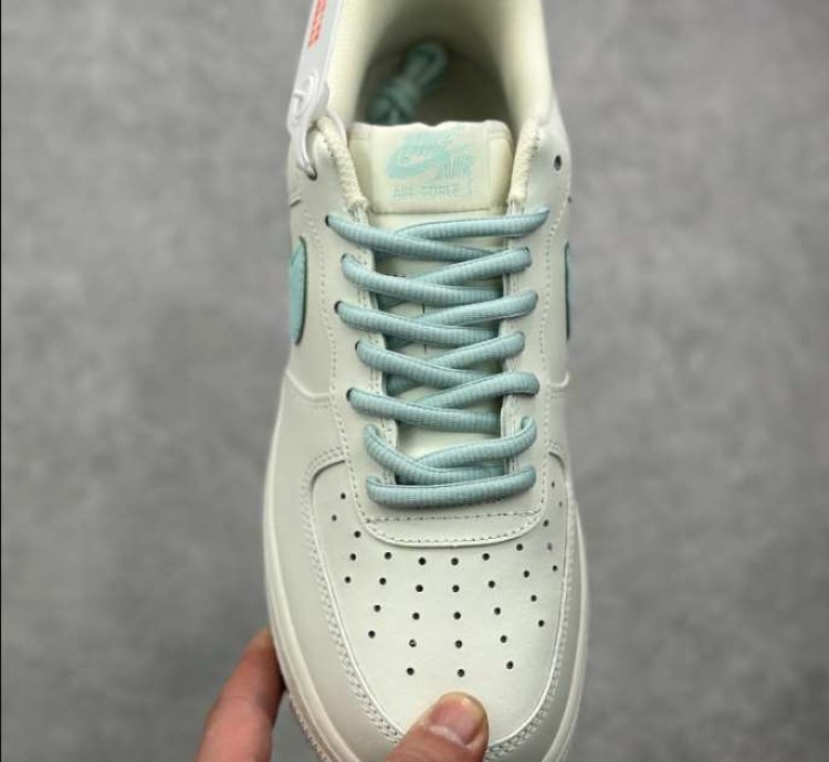 Nike Air Force 1 Low jade Ice