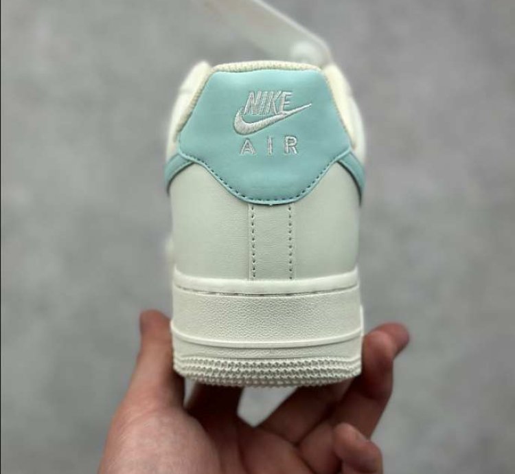 Nike Air Force 1 Low jade Ice