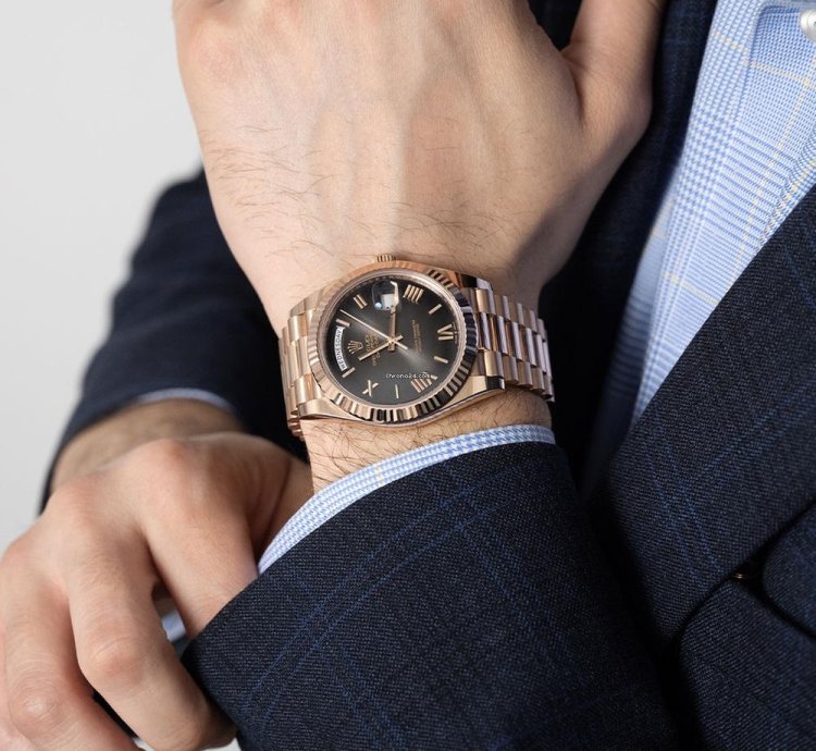 Rolex Day-date 40 228235 18k Rose Gold Black Ombre Roman Dial 40 Mm