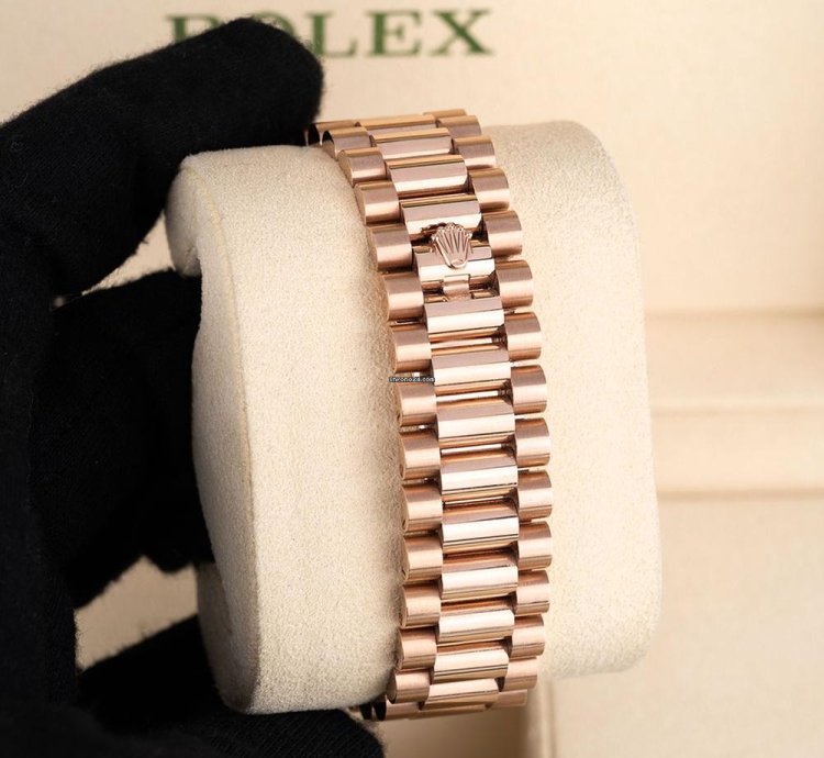 Rolex Day-date 40 228235 18k Rose Gold Black Ombre Roman Dial 40 Mm