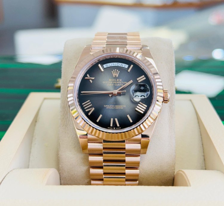 Rolex Day-date 40 228235 18k Rose Gold President Slate Ombre Roman Dial Box And Papers Unworn