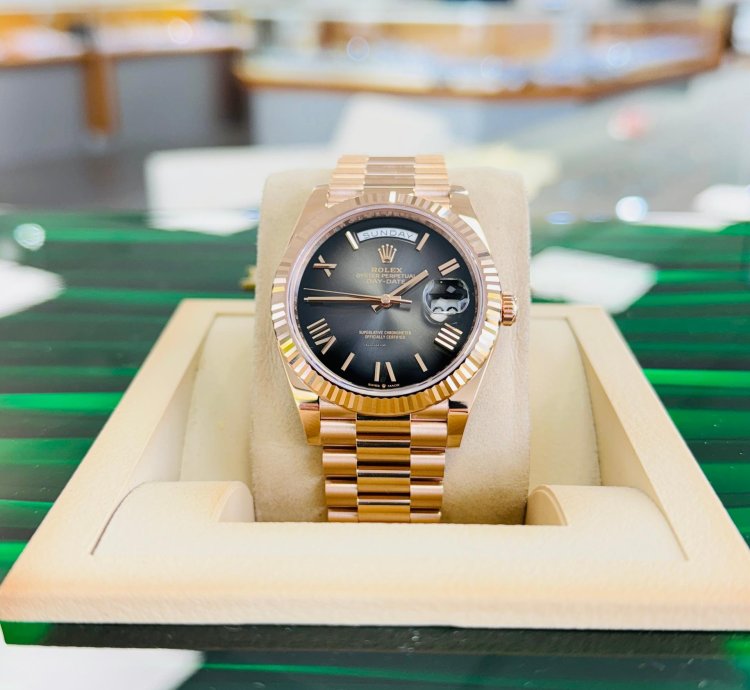 Rolex Day-date 40 228235 18k Rose Gold President Slate Ombre Roman Dial Box And Papers Unworn