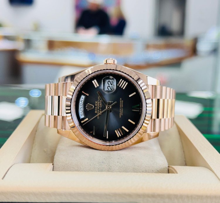 Rolex Day-date 40 228235 18k Rose Gold President Slate Ombre Roman Dial Box And Papers Unworn