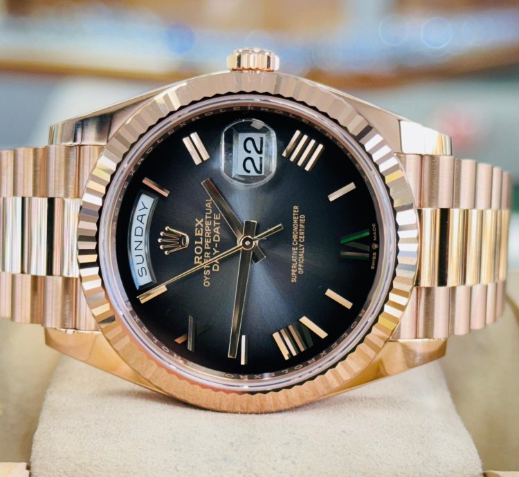 Rolex Day-date 40 228235 18k Rose Gold President Slate Ombre Roman Dial Box And Papers Unworn