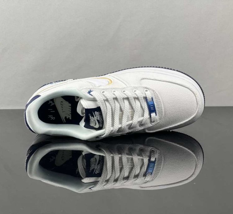 Nike Air Force 1 Premium white Fossil