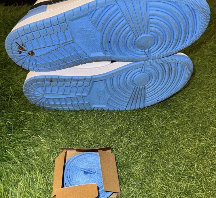 Air Jordan 1 Retro High Og Unc Toe Sneakers