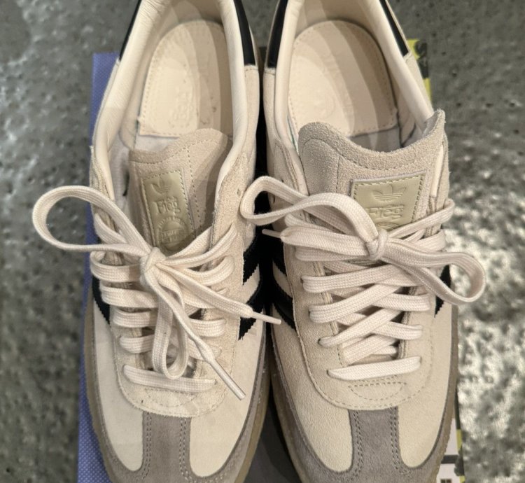 Fieg Clarks Adidas Samba Kithmas