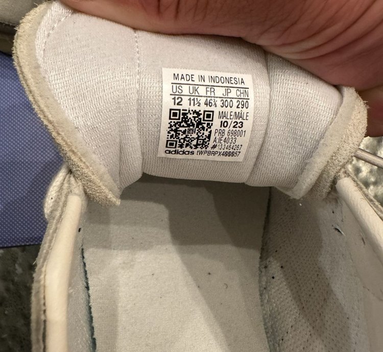 Fieg Clarks Adidas Samba Kithmas