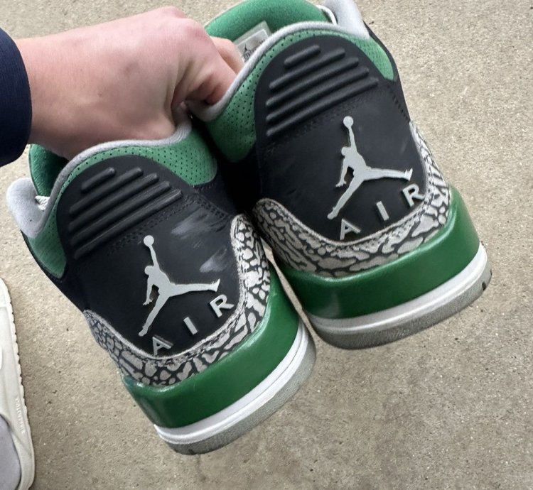 Air Jordan 3 Retro Pine Green Size 13