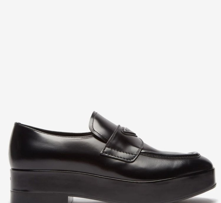 Triangle Logo-plaque Leather Loafers