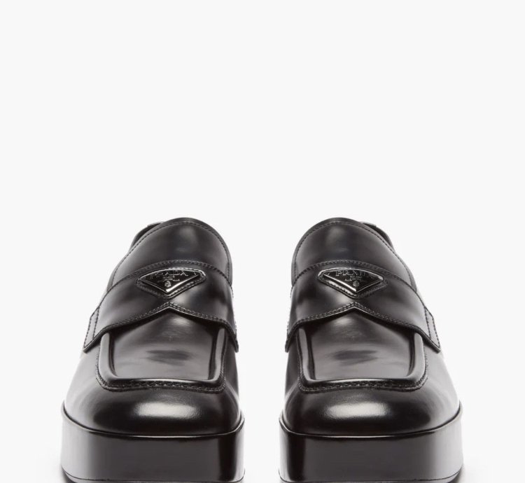 Triangle Logo-plaque Leather Loafers