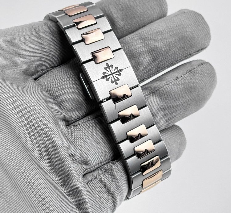Patek Philippe Cubitus 5821 1ar-001 Stainless Steel Rose Gold Blue Dial 2025
