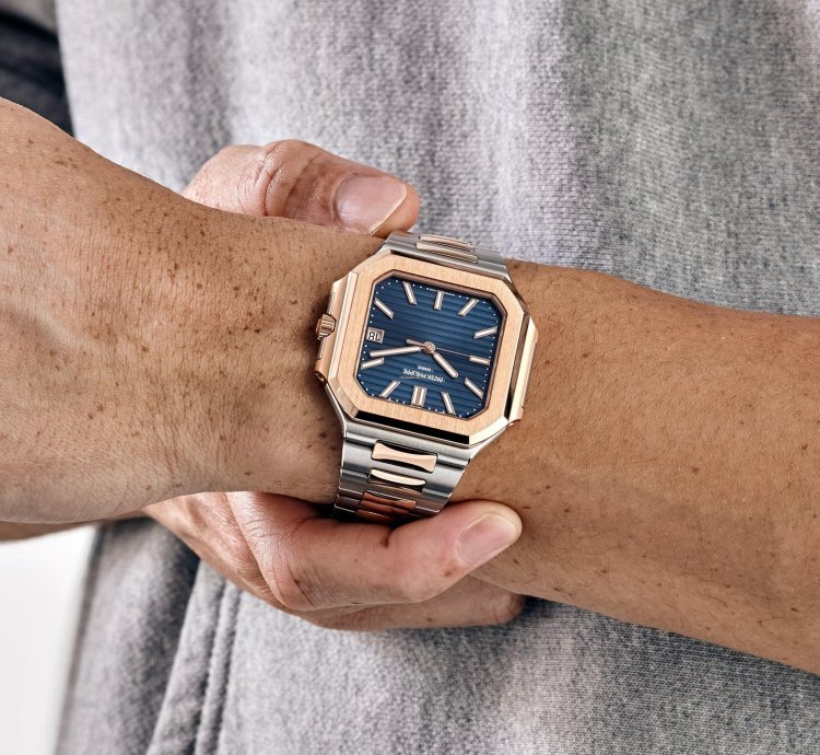 Patek Philippe Cubitus 5821 1ar-001 Stainless Steel Rose Gold Blue Dial 2025