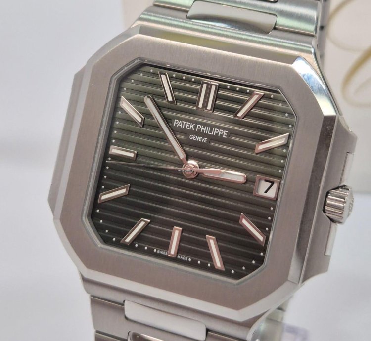 Patek Philippe Cubitus Green Dial 45mm Autom Tico Completo