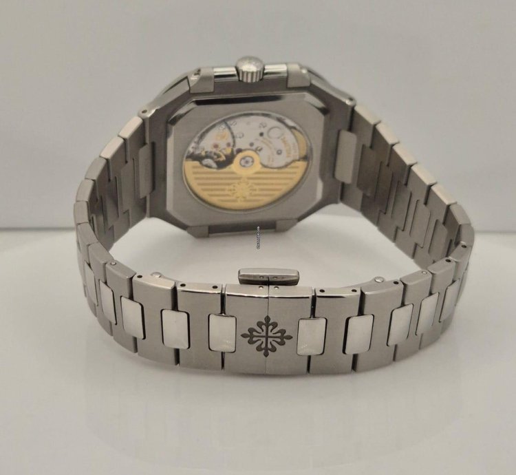 Patek Philippe Cubitus Green Dial 45mm Autom Tico Completo