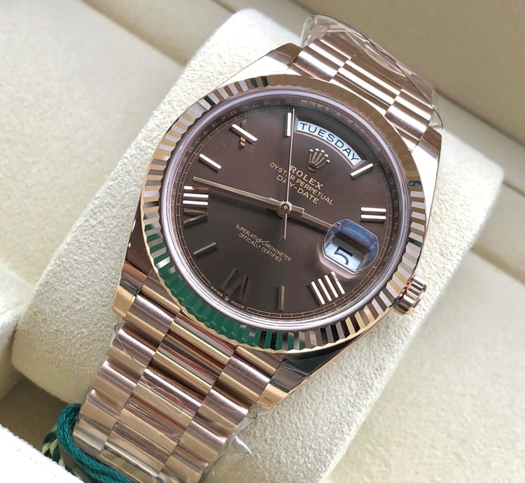 Rolex Day-date 40 228235 Choco Roman Dial