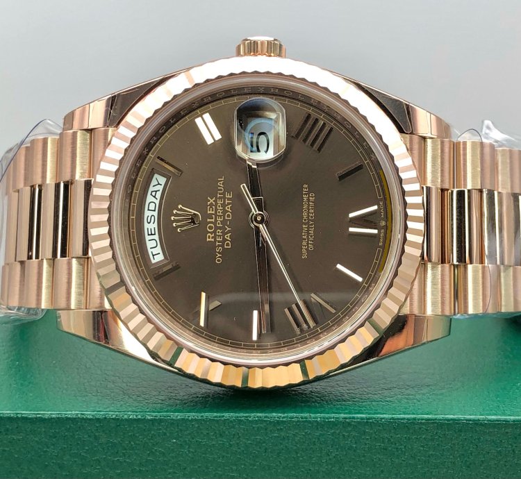 Rolex Day-date 40 228235 Choco Roman Dial