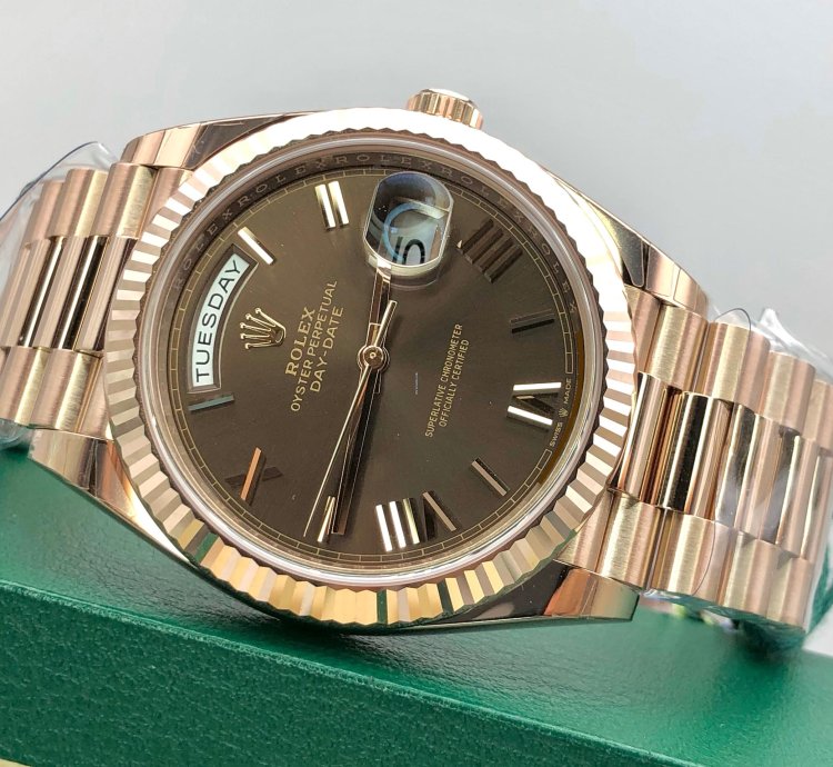 Rolex Day-date 40 228235 Choco Roman Dial