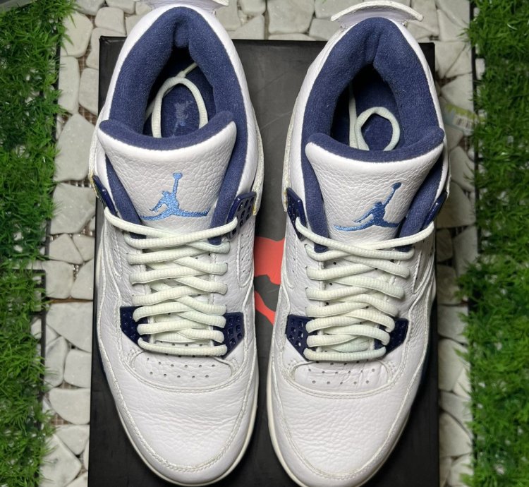 Air Jordan 4 Columbia