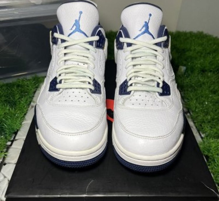 Air Jordan 4 Columbia
