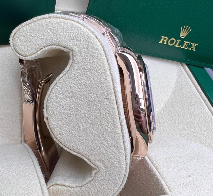 Rolex Daytona Black And Sundust Diamond-set Dial Rose Gold
