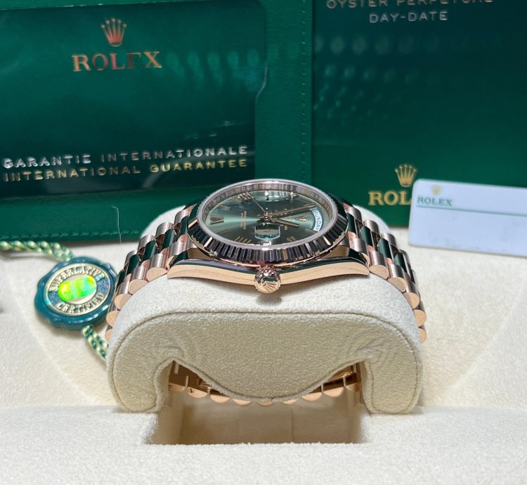 Rolex Day-date 40 228235 Day-date 40mm Rose Gold Olive Green Roman Dial Presidential