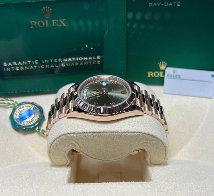 Rolex Day-date 40 228235 Day-date 40mm Rose Gold Olive Green Roman Dial Presidential