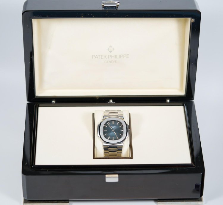 Patek Philippe Full Set Serviced Unpolished Cheapest Worldwide Nautilus 5800 1a Blue Dial