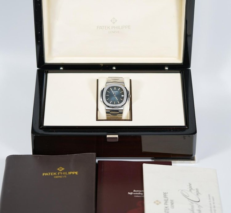 Patek Philippe Full Set Serviced Unpolished Cheapest Worldwide Nautilus 5800 1a Blue Dial