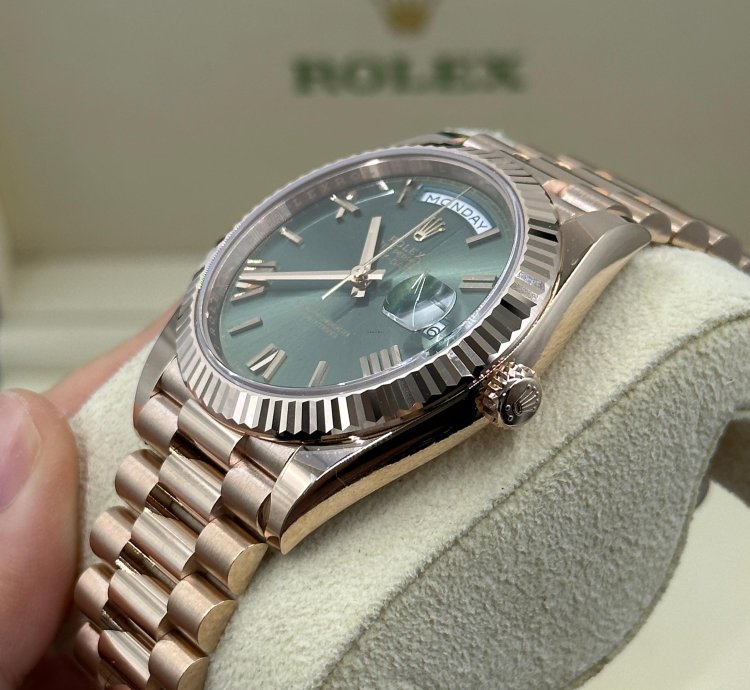 Rolex Day-date 40 228235 Green Roman Dial Rose Gold President