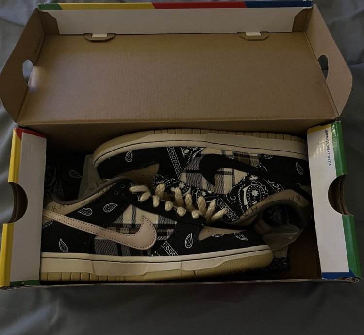 Travis Scott Nike Sb Dunk Low Brand New