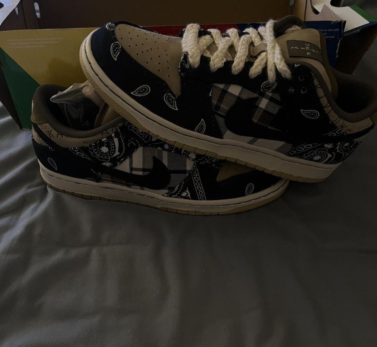 Travis Scott Nike Sb Dunk Low Brand New