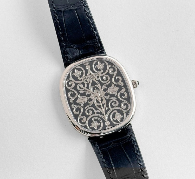 Patek Philippe Golden Ellipse 5738 51g-001 White Gold Engraved Dial 2023