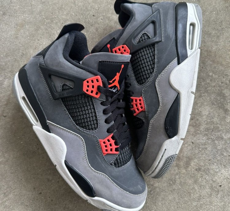Air Jordan 4 Retro Infrared Size 9