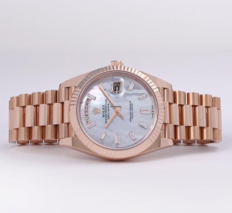 Rolex Day-date 40 228235 Rose Gold Mop Diamond Dial Fullset