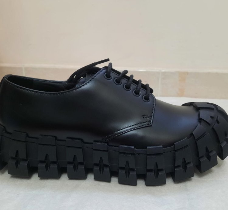 Wheel Tire Lug Sole Derby