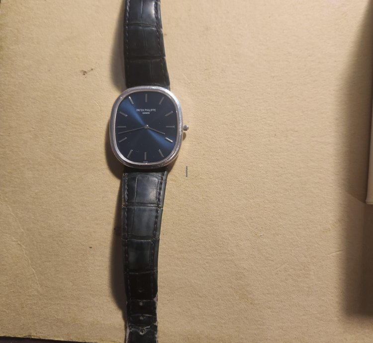 Patek Philippe Golden Ellipse Magnifique Patek Phillippe En Platine Avec Diamant 0 2 Carat
