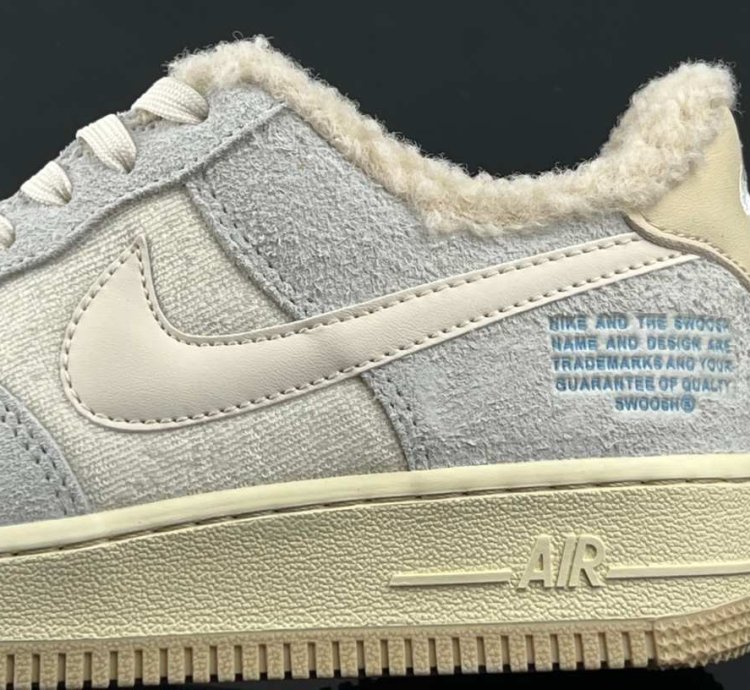 Nike Air Force 1 Lv8 Photon Dust