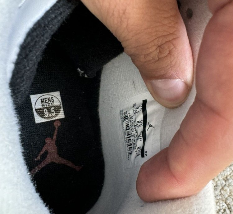 Air Jordan 4 Retro White Cement 2012 Size 9 5