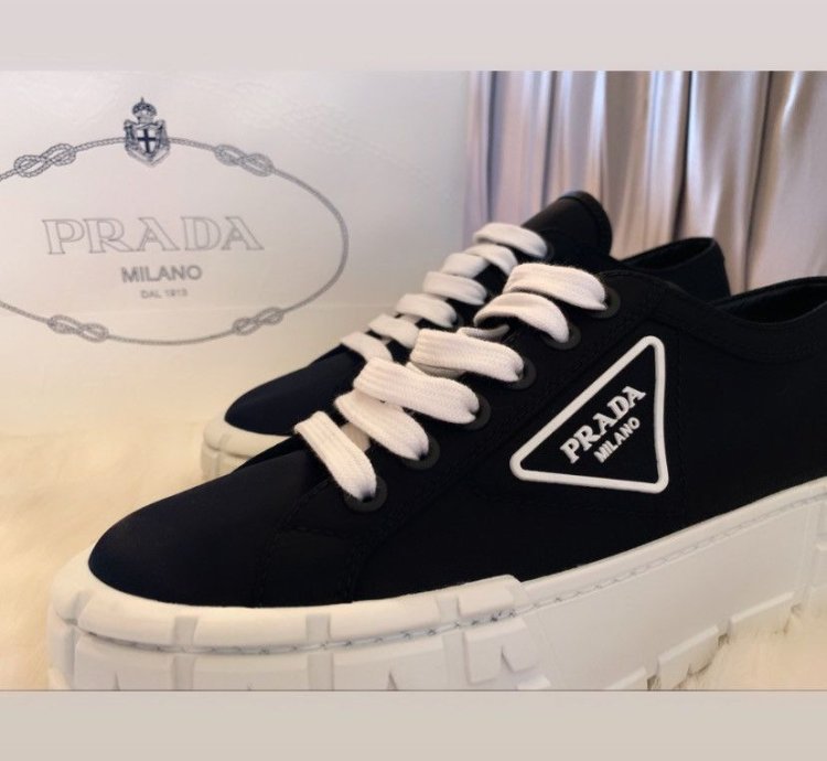 Women Nylon Gabardine Sneakers